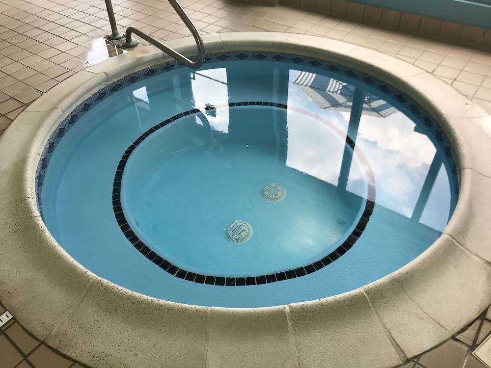 ホテル コンフォート スイーツ サウスパーク コロニアルハイツ エクステリア 写真